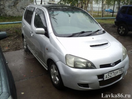 ������� Daihatsu  YRV 2001 �., ��������